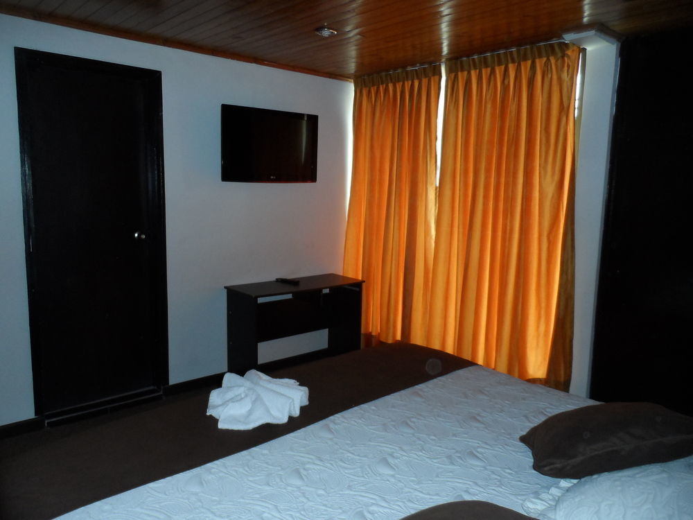Hotel Casa Quinta Embajada Богота Екстериор снимка